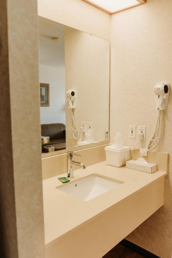 Coast Fort St John Hotel Fort St. John 외부 사진